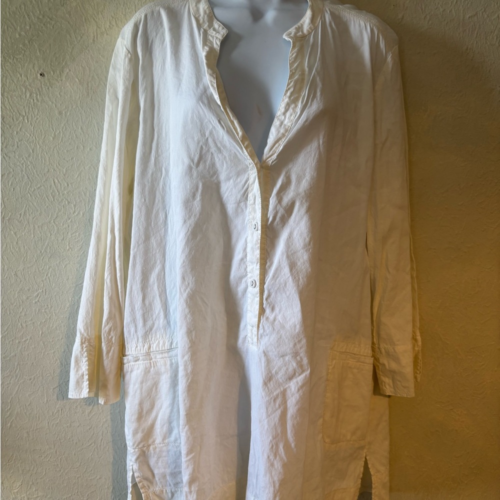 White‎ Button-Up Long Sleeve Shirt